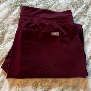 Figs Women’s Zamora Jogger Scrub Pants, Burgundy (Medium, regular length)